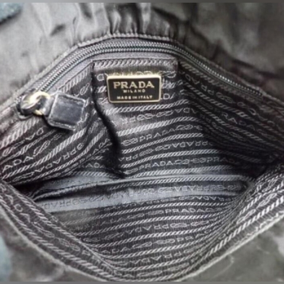 100% Authentic Prada Nero Soft Leather Chain Shoulder Bag - Picture 5 of 6